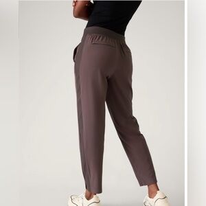 Athleta Brooklyn Mid Rise Ankle Pant Shale Sz 4 Travel Lightweight Purple Gray